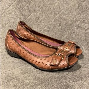 Privo by Clark’s comfort flats